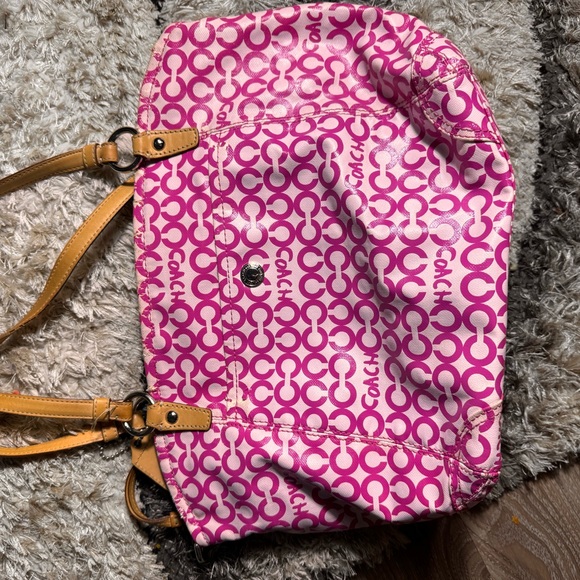 Coach - Picture 7 of 9